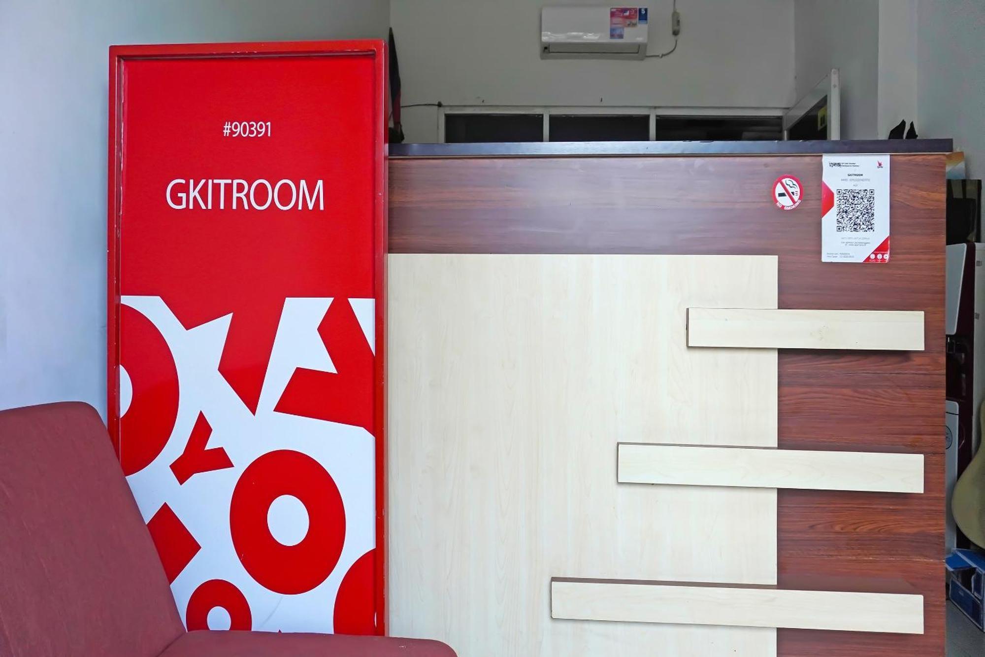 Oyo 90391 Gkitroom Karawang Luaran gambar